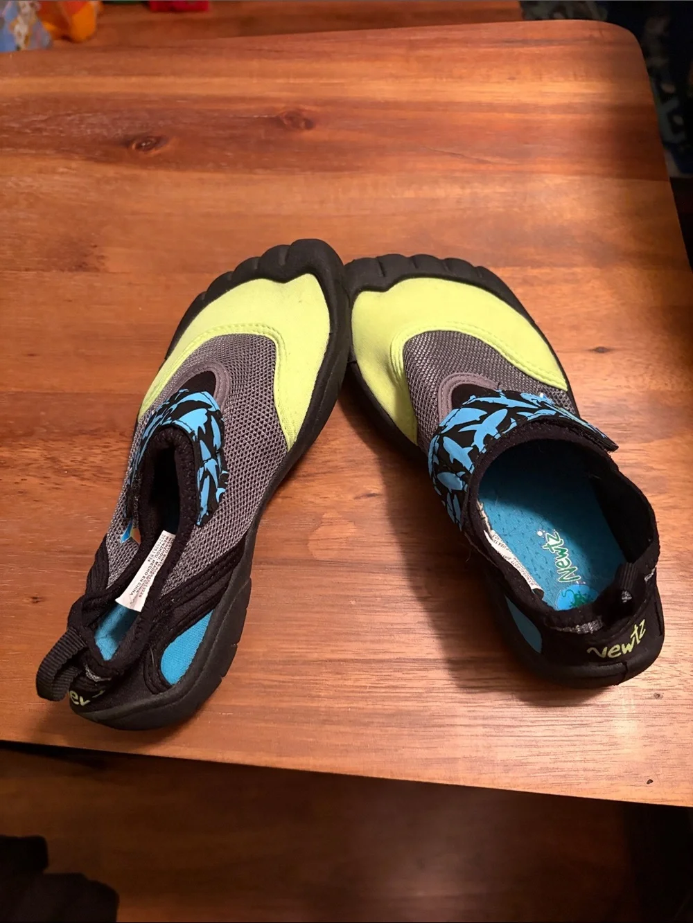 Kids Neon Green & Blue Shark-Pattern Water Shoes - Lightweight Quick-Dry